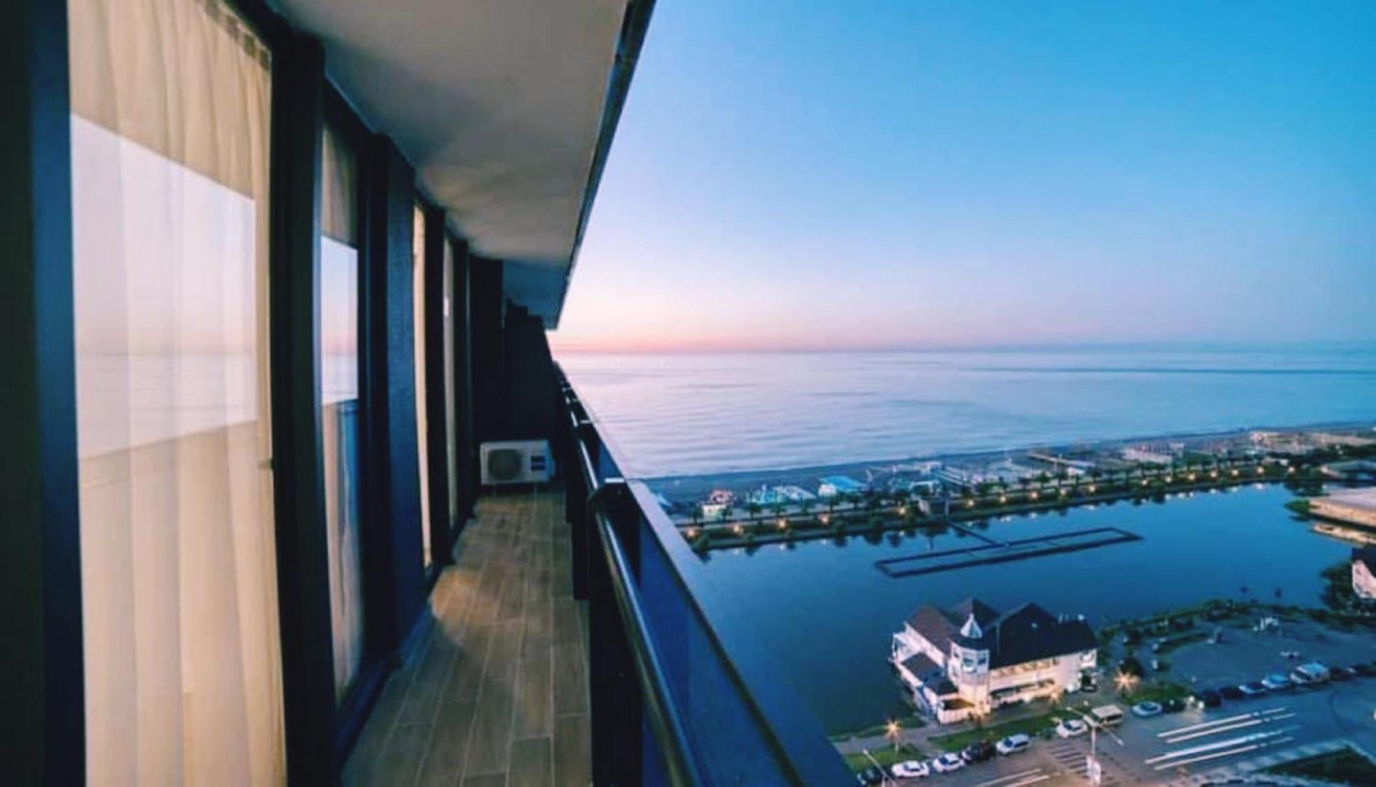 الشقق الفندقية باتوميفي  Orbi City Sea View المظهر الخارجي الصورة